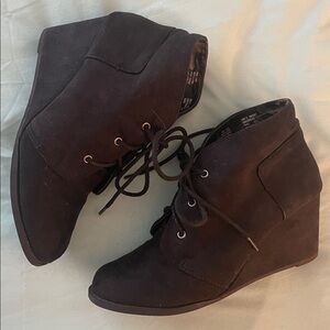 SO Women’s Lace-Up Wedge Boots, Size 7